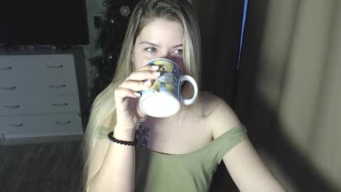 Snapshot of melissa__ray chatting on 23, 12, 2024 Melissa Ray online show from 23, 12, 2024