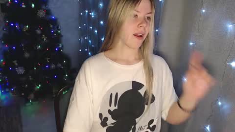 Snapshot of melissa__ray chatting on 30, 12, 2024 Melissa Ray online show from 30, 12, 2024