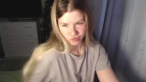 Snapshot of melissa__ray chatting on 16, 1, 2025 Melissa Ray online show from 16, 1, 2025