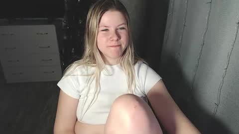 Snapshot of melissa__ray chatting on 21, 1, 2025 Melissa Ray online show from 21, 1, 2025