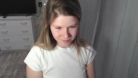 Snapshot of melissa__ray chatting on 7, 2, 2025 Melissa Ray online show from 7, 2, 2025