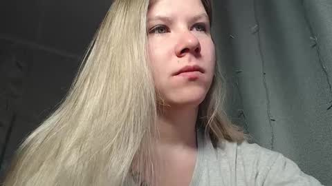 Snapshot of melissa__ray chatting on 9, 2, 2025 Melissa Ray online show from 9, 2, 2025