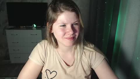 Snapshot of melissa__ray chatting on 17, 2, 2025 Melissa Ray online show from 17, 2, 2025