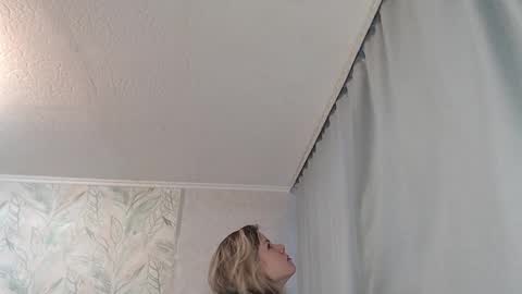 Snapshot of melissa__ray chatting on 7, 3, 2025 Melissa Ray online show from 7, 3, 2025