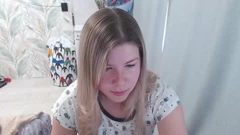 Snapshot of melissa__ray chatting on 23, 9, 2025 Melissa Ray online show from 23, 9, 2025