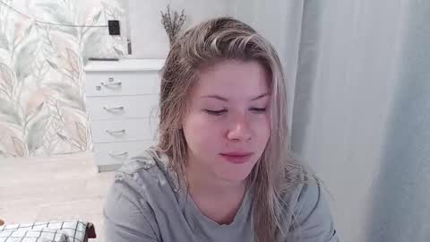 Snapshot of melissa__ray chatting on 14, 10, 2025 Melissa Ray online show from 14, 10, 2025