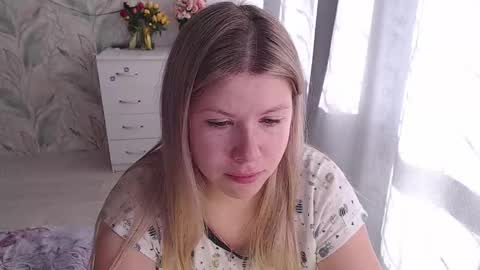 Snapshot of melissa__ray chatting on 28, 10, 2025 Melissa Ray online show from 28, 10, 2025