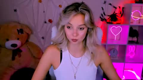 Snapshot of melissa_richardson chatting on 16, 10, 2025 Melissa online show from 16, 10, 2025