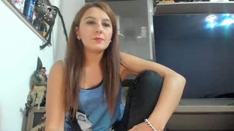 Snapshot of mellbell_ chatting on 20, 10, 2025 MellyMell online show from 20, 10, 2025