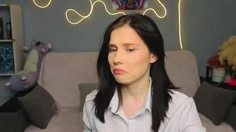 mellhyees online show from 5, 2, 2026