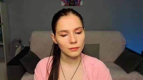 mellhyees online show from 4, 3, 2026