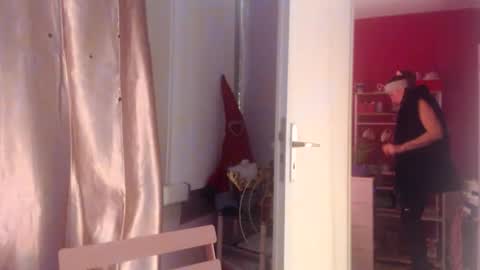 Melli online show from 15, 12, 2025