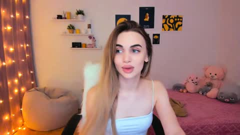 Snapshot of mellifluoustess chatting on 7, 1, 2025 Tessa online show from 7, 1, 2025