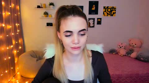 Snapshot of mellifluoustess chatting on 2, 2, 2025 Tessa online show from 2, 2, 2025