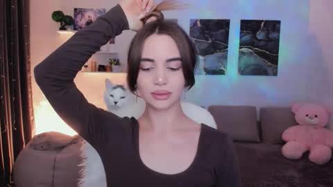 Snapshot of mellifluoustess chatting on 1, 12, 2025 Tessa online show from 1, 12, 2025