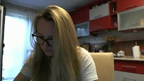 Melly online show from 11, 9, 2025