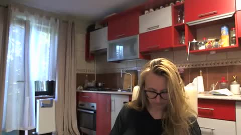 Melly online show from 18, 9, 2025