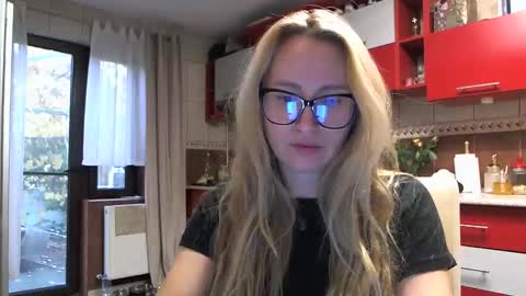 Melly online show from 21, 10, 2025