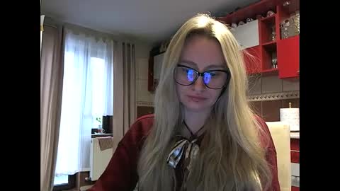 Snapshot of melly_rosey chatting on 4, 2, 2026 Melly online show from 4, 2, 2026