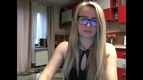 Snapshot of melly_rosey chatting on 7, 2, 2026 Melly online show from 7, 2, 2026