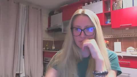 Snapshot of melly_rosey chatting on 8, 2, 2026 Melly online show from 8, 2, 2026