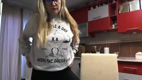 Snapshot of melly_rosey chatting on 27, 2, 2026 Melly online show from 27, 2, 2026