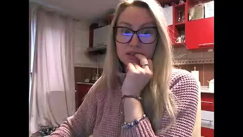 Snapshot of melly_rosey chatting on 2, 3, 2026 Melly online show from 2, 3, 2026