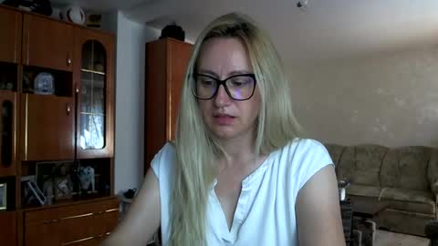 Melly online show from 1, 7, 2026