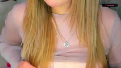 Snapshot of melmooon chatting on 16, 12, 2024 MelMooon online show from 16, 12, 2024