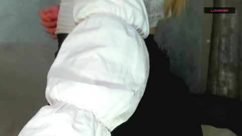 Snapshot of melmooon chatting on 18, 12, 2024 MelMooon online show from 18, 12, 2024