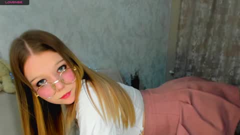 Snapshot of melmooon chatting on 28, 1, 2025 MelMooon online show from 28, 1, 2025