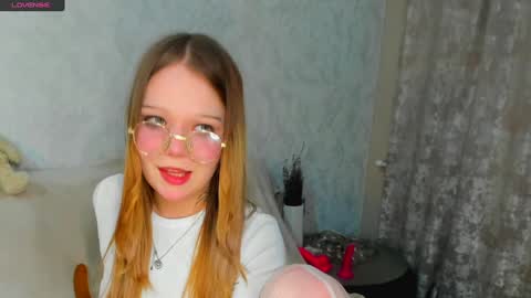 Snapshot of melmooon chatting on 3, 2, 2025 MelMooon online show from 3, 2, 2025