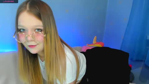 Snapshot of melmooon chatting on 8, 2, 2025 MelMooon online show from 8, 2, 2025