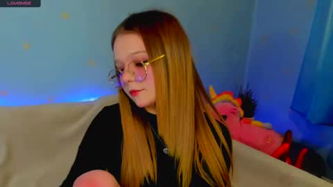 Snapshot of melmooon chatting on 10, 2, 2025 MelMooon online show from 10, 2, 2025