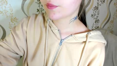 Snapshot of melmooon chatting on 28, 9, 2025 MelMooon online show from 28, 9, 2025