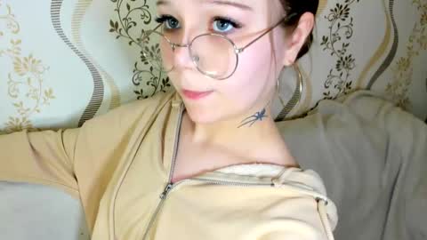 Snapshot of melmooon chatting on 29, 9, 2025 MelMooon online show from 29, 9, 2025