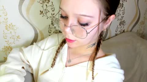 Snapshot of melmooon chatting on 10, 10, 2025 MelMooon online show from 10, 10, 2025