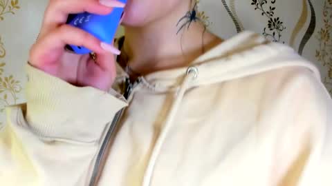 Snapshot of melmooon chatting on 14, 10, 2025 MelMooon online show from 14, 10, 2025