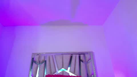 Snapshot of melody__77 chatting on 24, 4, 2026 online show from 24, 4, 2026