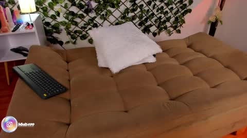 Snapshot of melody_cute10 chatting on 27, 2, 2025 melody_cute10 online show from 27, 2, 2025