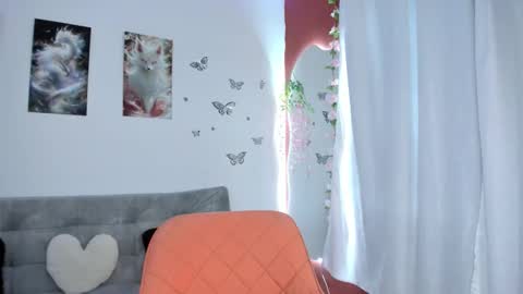 Snapshot of melody_cute10 chatting on 19, 2, 2026 melody_cute10 online show from 19, 2, 2026