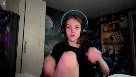 Hi Im Aria 18 years old online show from 21, 9, 2025