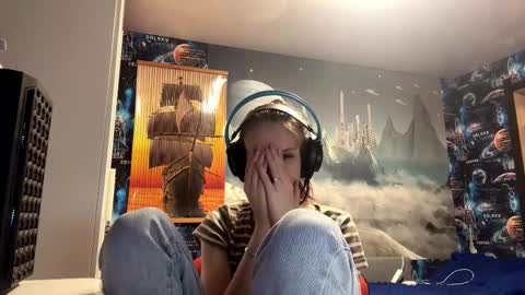 Hi Im Aria 18 years old online show from 1, 11, 2025