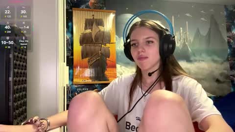 Hi Im Aria 18 years old online show from 24, 11, 2025