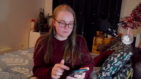 Snapshot of meowut chatting on 2, 1, 2025 Mary online show from 2, 1, 2025