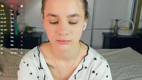 Julie online show from 11, 4, 2026