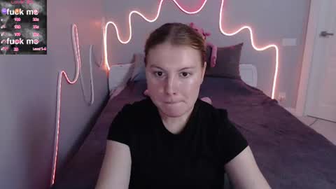 Snapshot of meowwmirra chatting on 30, 6, 2026 Mirrra online show from 30, 6, 2026