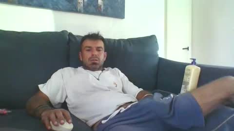 Snapshot of mercedes190d chatting on 21, 10, 2025 Mercedes190d online show from 21, 10, 2025