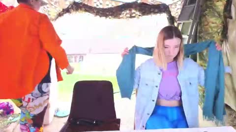 Snapshot of merelin_gold chatting on 23, 3, 2026 SOPHIE is the queen of squirt online show from 23, 3, 2026