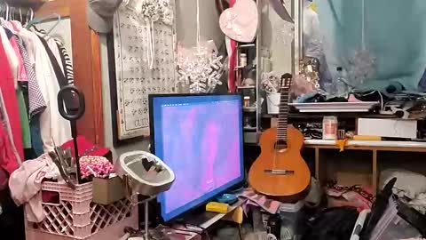 gurlnips online show from 13, 1, 2025